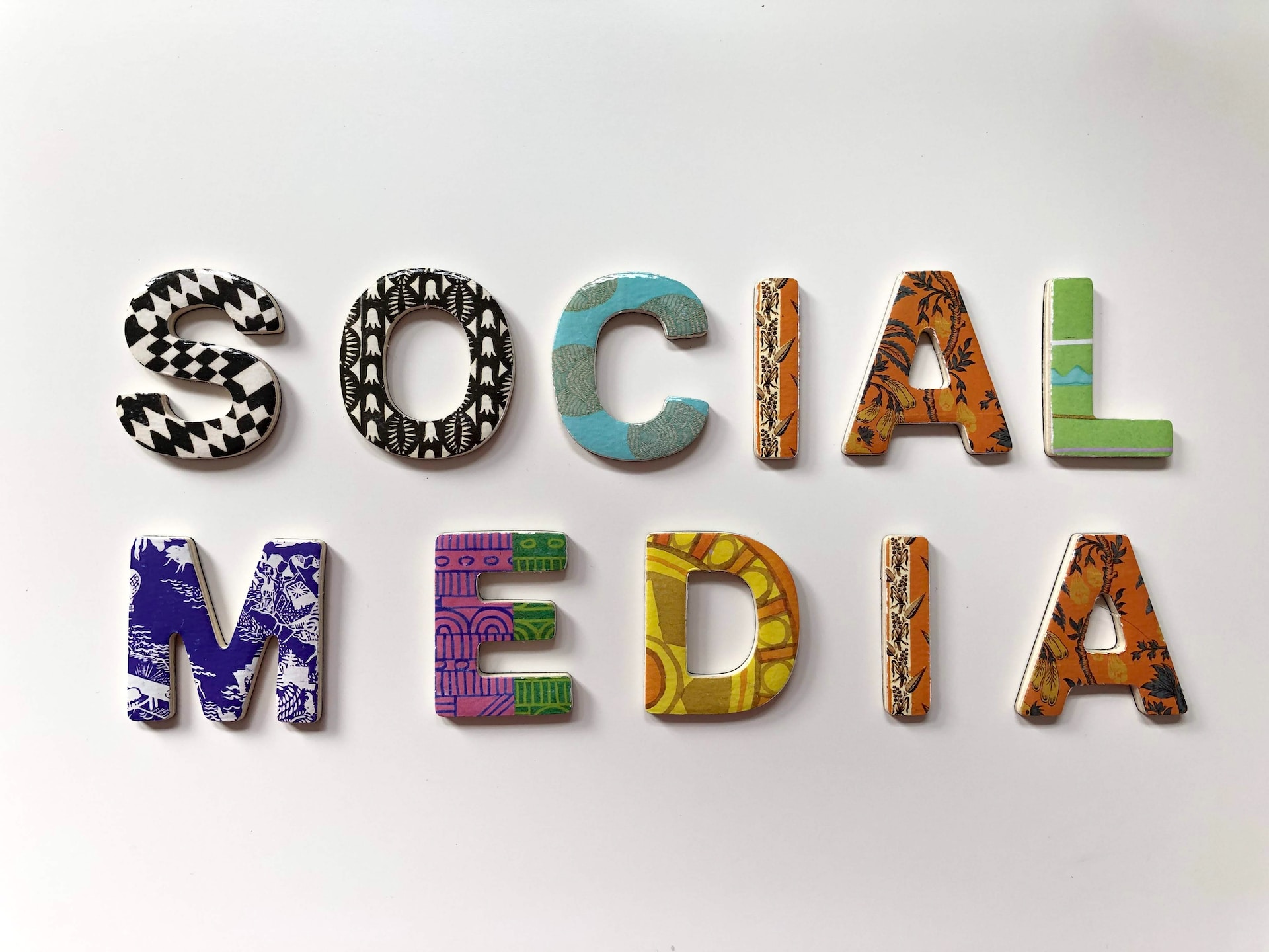 Leveraging Social Media Marketing for Business - eTCS